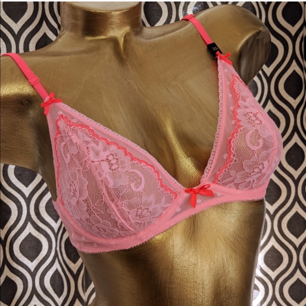 NWT 32C VS bra !